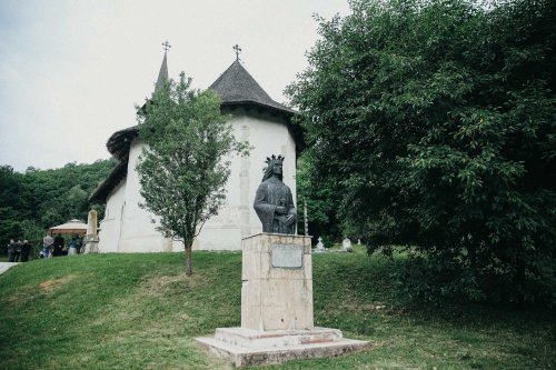 Hramul Mănăstirii de la Vad, ctitoria Sfântului Ștefan cel Mare Poza 260535