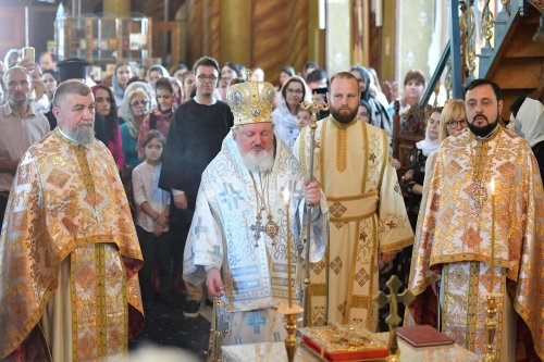 Festivitate de absolvire la Facultatea de Teologie Ortodoxă din București Poza 260893