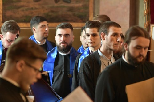 Festivitate de absolvire la Facultatea de Teologie Ortodoxă din București Poza 260894
