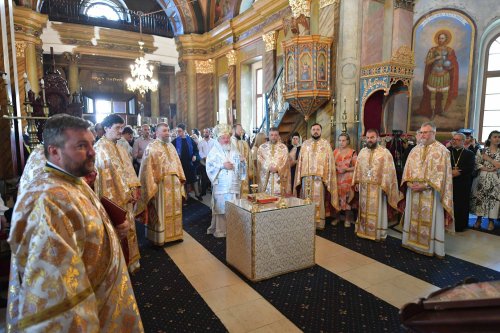 Festivitate de absolvire la Facultatea de Teologie Ortodoxă din București Poza 260895