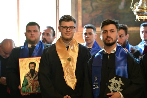 Festivitate de absolvire la Facultatea de Teologie Ortodoxă din București Poza 260903