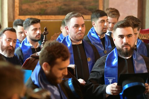 Festivitate de absolvire la Facultatea de Teologie Ortodoxă din București Poza 260905