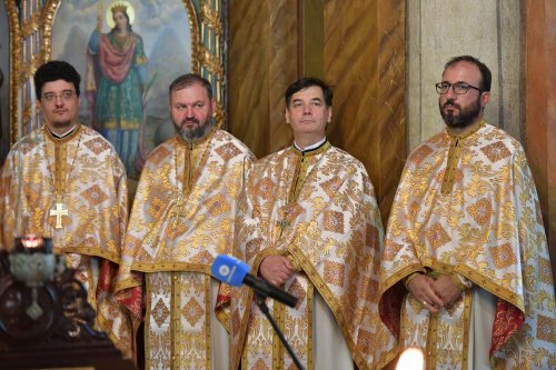 Festivitate de absolvire la Facultatea de Teologie Ortodoxă din București Poza 260906