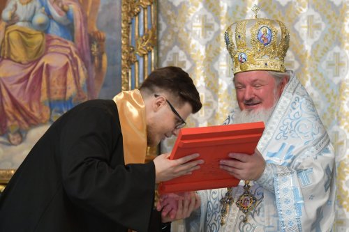 Festivitate de absolvire la Facultatea de Teologie Ortodoxă din București Poza 260912