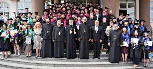 Festivitatea de absolvire la Facultatea de Teologie Ortodoxă din Alba Iulia Poza 260874