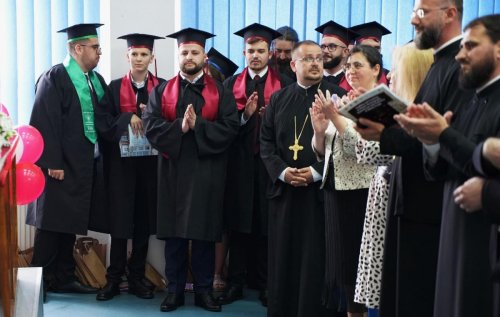 Festivitatea de absolvire la Facultatea de Teologie Ortodoxă din Alba Iulia Poza 260877
