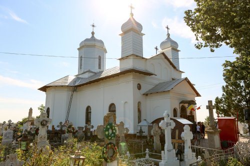 Slujire arhierească în Parohia Zoița din județul Buzău Poza 261015