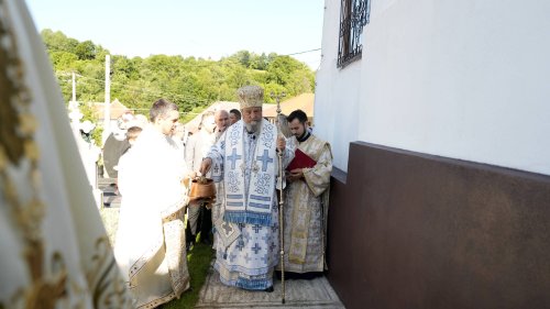 Binecuvântare și înnoire în comunitatea brașoveană din Bran-Poartă Poza 261278