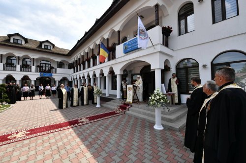 Patriarhul României a binecuvântat prima creșă a Arhiepiscopiei Bucureștilor Poza 261374