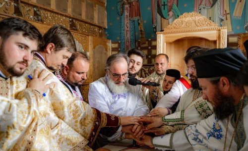 Resfințirea unor lăcașuri de rugăciune din județul Bacău Poza 261428