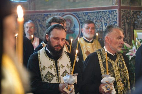 Părintele Atanasie-Tănăsache Costea  (1956-2023), păstor misionar și părinte duhovnicesc al studenților teologi din București Poza 261725