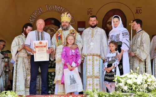 Sărbătoarea bisericii din localitatea botoșăneană Concești Poza 261968