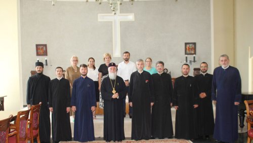 Conferință cu tema „Disciplina Religie și învățământul religios din Oltenia” Poza 262060