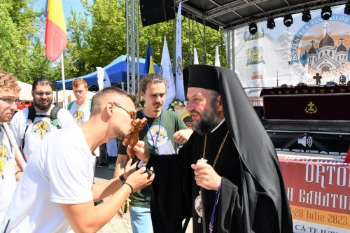A debutat Întâlnirea Tinerilor Ortodocși din Banatul de Munte Poza 262204
