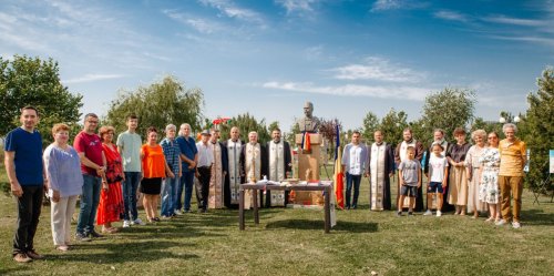 Inaugurarea bustului pictorului Nicolae Grigorescu la Titu Poza 262343