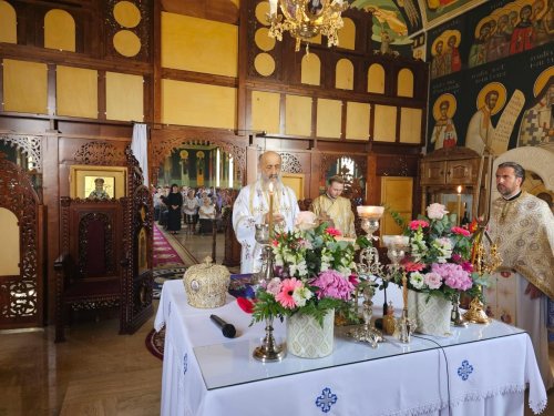 Liturghie arhierească la Mănăstirea Cipăieni, judeţul Mureş Poza 262505