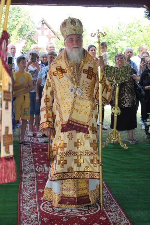 Liturghie arhierească la Mănăstirea „Sfântul Ilie”-Dobrița din județul Gorj Poza 262539
