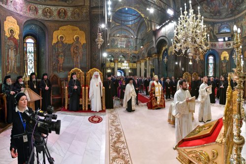 Patriarhul României a sărbătorit prin rugăciune împlinirea vârstei de 72 de ani Poza 262556