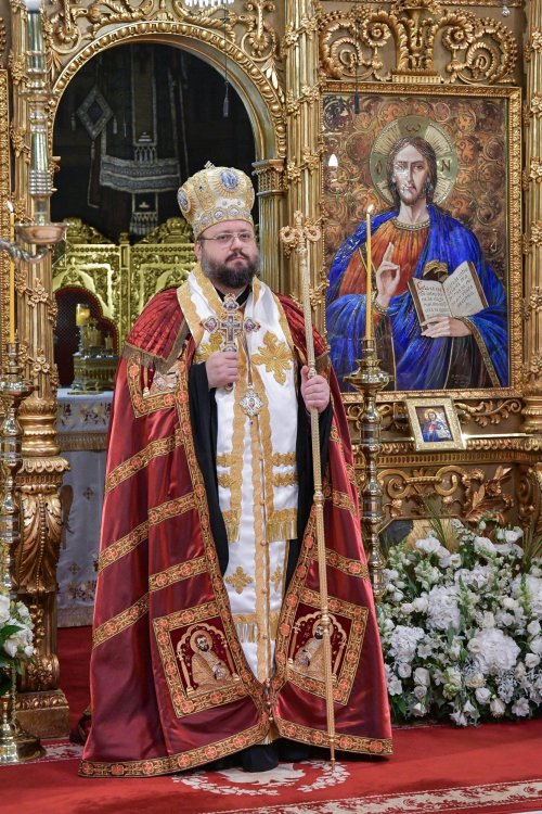Patriarhul României a sărbătorit prin rugăciune împlinirea vârstei de 72 de ani Poza 262578