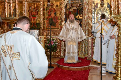 Bucuria slujirii la Mănăstirea Radu Vodă din București Poza 262846