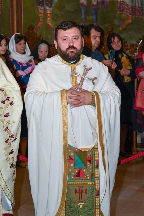 Bucuria slujirii la Mănăstirea Radu Vodă din București Poza 262855