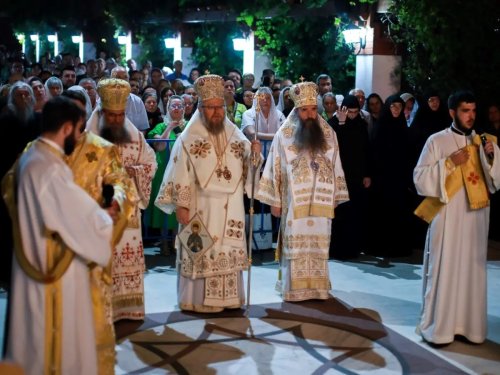 Mii de pelerini din toată țara la Mănăstirea Pantocrator din Drăgănești‑Vlasca Poza 262876