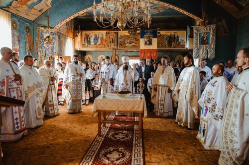 Sfințirea Altarului de vară și a noii catapetesme a Bisericii din Râșca Pleș, Cluj Poza 262801