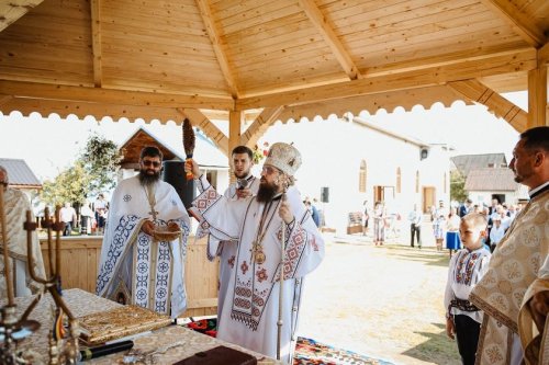 Sfințirea Altarului de vară și a noii catapetesme a Bisericii din Râșca Pleș, Cluj Poza 262803
