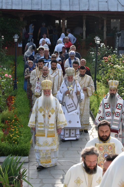 Hramul Mănăstirii „Sfânta Ana” din orașul Orșova Poza 262962