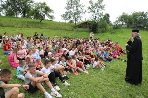 Activităţi cu tineri şi copii în Maramureş Poza 263051