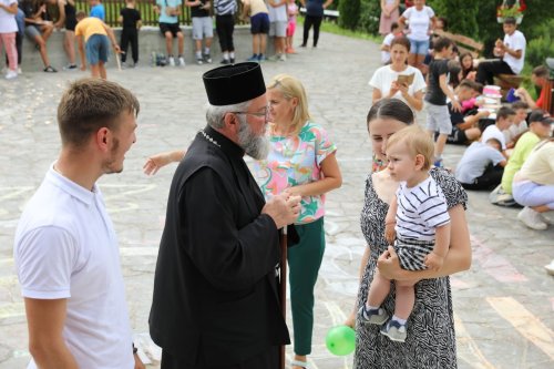 Activităţi cu tineri şi copii în Maramureş Poza 263053