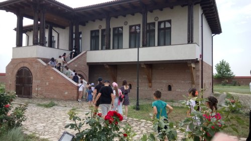 Excursie pentru 50 de copii la Mănăstirea Măxineni Poza 263060