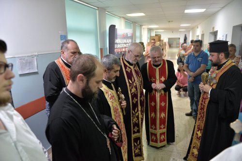 Sfântul Pantelimon sărbătorit la Parohia Mărcuța din București Poza 263136