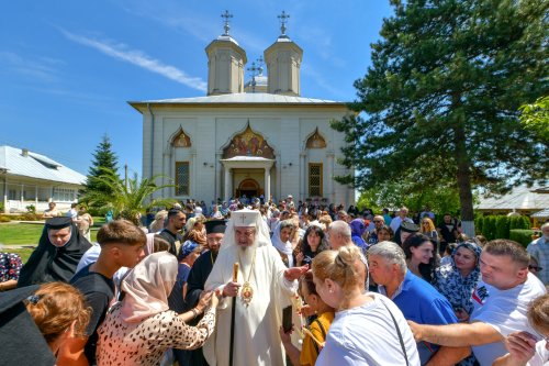 „Opera spirituală a Bisericii trebuie însoțită de opera filantropică” Poza 263320