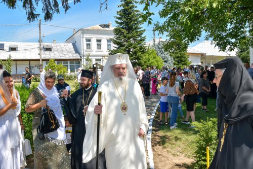 „Opera spirituală a Bisericii trebuie însoțită de opera filantropică” Poza 263385