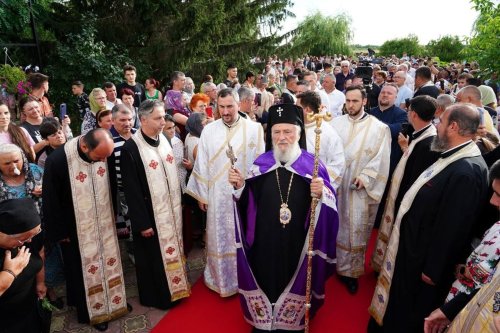 Bucurii duhovnicești pentru credincioșii din Arhiepiscopia Târgoviștei Poza 263486