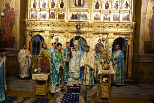 Bucurii duhovnicești pentru credincioșii din Arhiepiscopia Târgoviștei Poza 263489