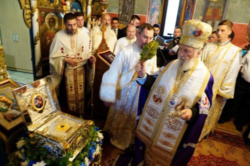 Bucurii duhovnicești pentru credincioșii din Arhiepiscopia Târgoviștei Poza 263490