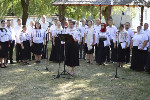 Încheierea cursurilor de asimilare pentru cântăreții bisericești la Craiova Poza 263469