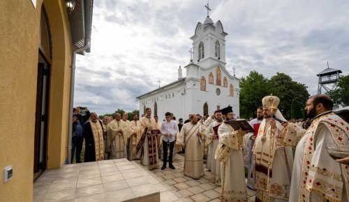 Sfințiri în parohia băcăuană Berești Poza 263531