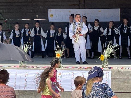 „Festivalul bucuriei” în Parohia Nocrich, județul Sibiu Poza 263737