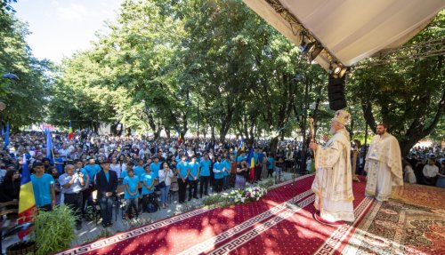 Sărbătorirea Sfântului Ierarh Nifon, patriarhul Constantinopolului, la Târgoviște  Poza 263886