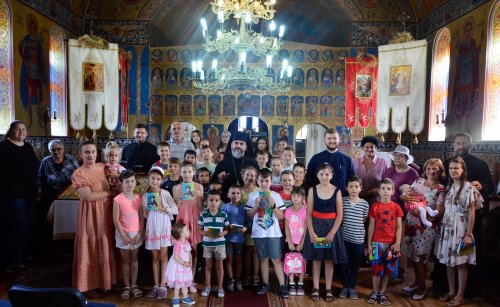 „Școala de vară din tinda Bisericii” în Parohia Lunca Moților, Hunedoara Poza 263869