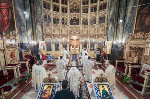 Hirotonie întru diacon la Catedrala „Sfântul Spiridon”-Nou din București Poza 264211