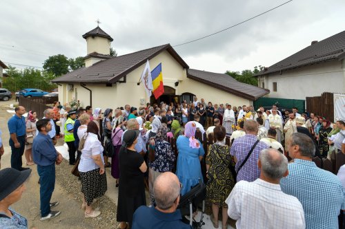 Înnoirea bisericii din localitatea prahoveană Plopeni Sat Poza 264039
