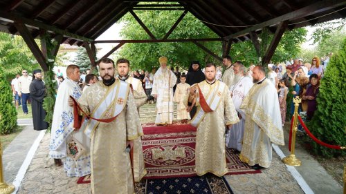 Binecuvântare pentru obștea și pelerinii care au ajuns la Mănăstirea Tăriceni Poza 264318