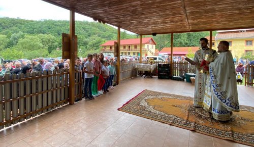Hramul Mănăstirii Almăj-Putna din Caraș-Severin Poza 264303