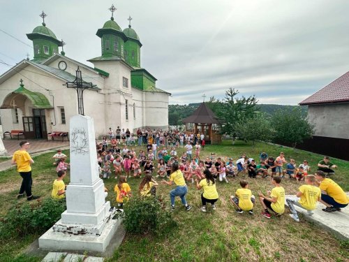 „Tabăra din pridvorul satului” în localitatea Todirești Poza 264473