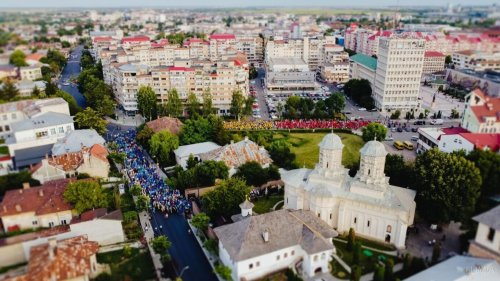 Rugăciune și comuniune la sărbătoarea ocrotitorului Arhiepiscopiei Târgoviștei Poza 264609