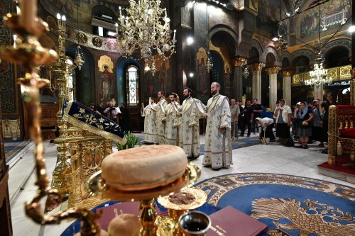 Cântare de adormire adusă Maicii lui Dumnezeu la Catedrala Patriarhală Poza 264696